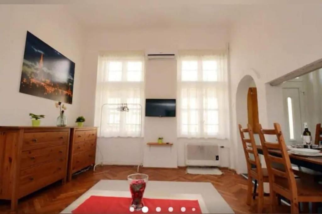Gallery Flat In Party District Budapest Luaran gambar